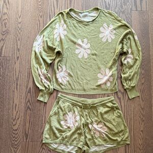 Lounge set shorts/long sleeve top